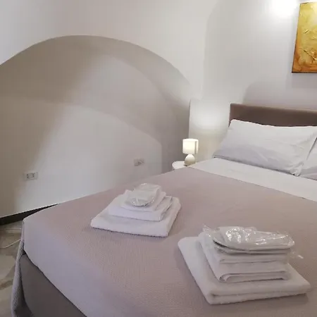 Arco Bianco Bed & Breakfast *